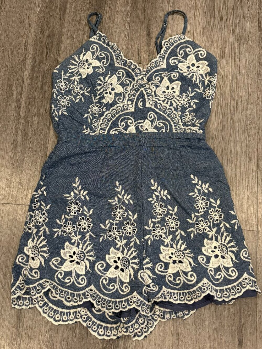 Haute Rogue embroidered blue chambray Boho scalloped romper, size S